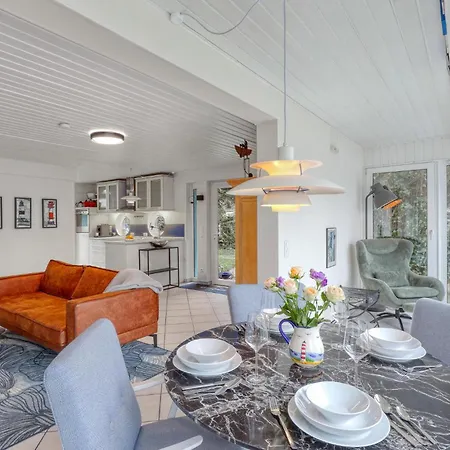 2 Bedroom Stunning In *